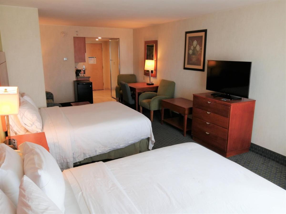 Holiday Inn Express & Suites Toluca Zona Aeropuerto By Ihg Екстериор снимка