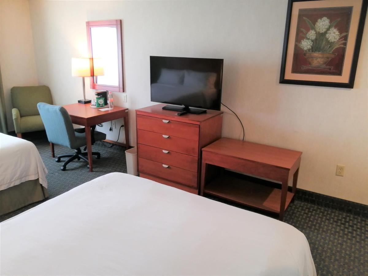 Holiday Inn Express & Suites Toluca Zona Aeropuerto By Ihg Екстериор снимка