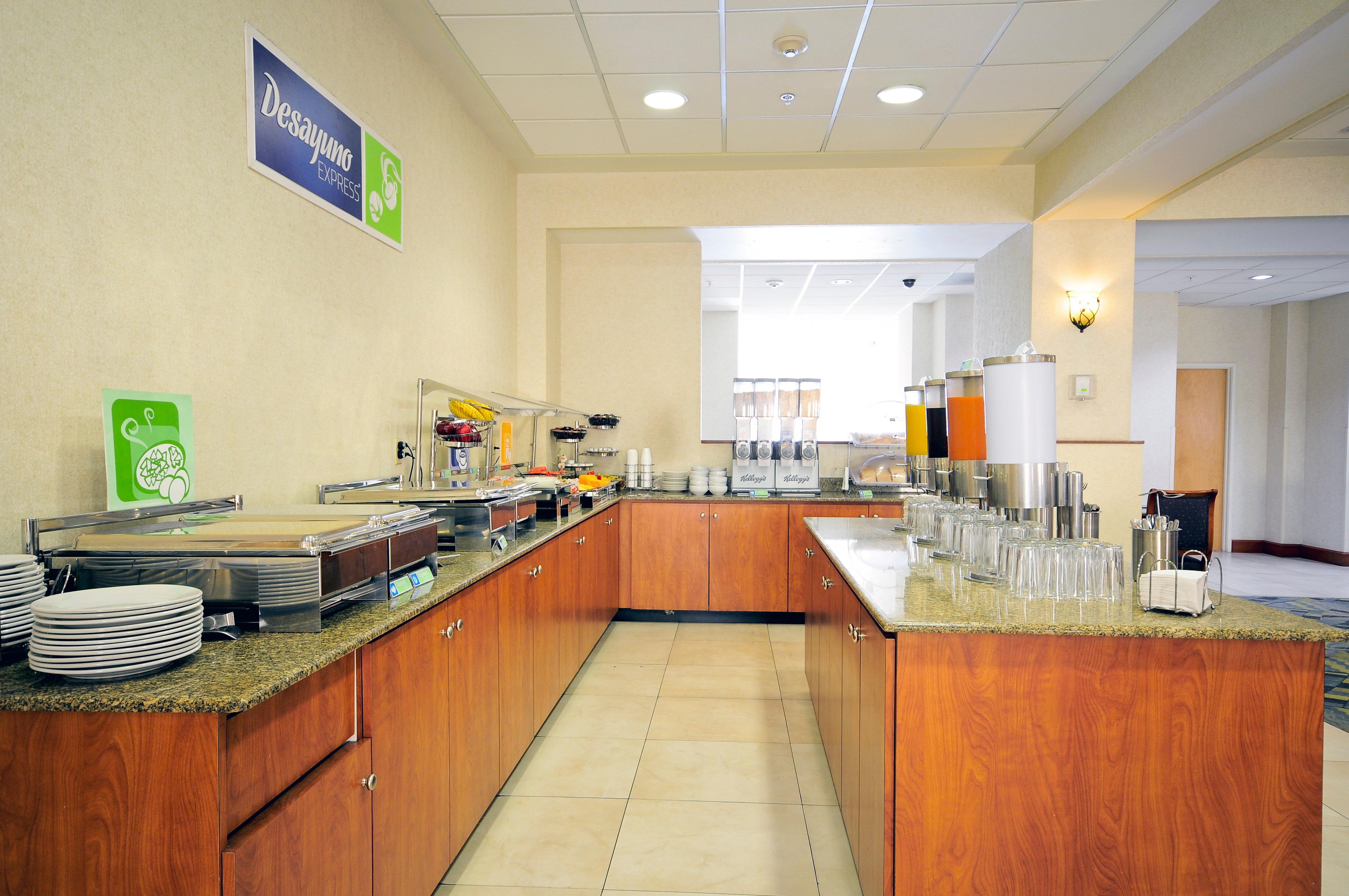 Holiday Inn Express & Suites Toluca Zona Aeropuerto By Ihg Екстериор снимка