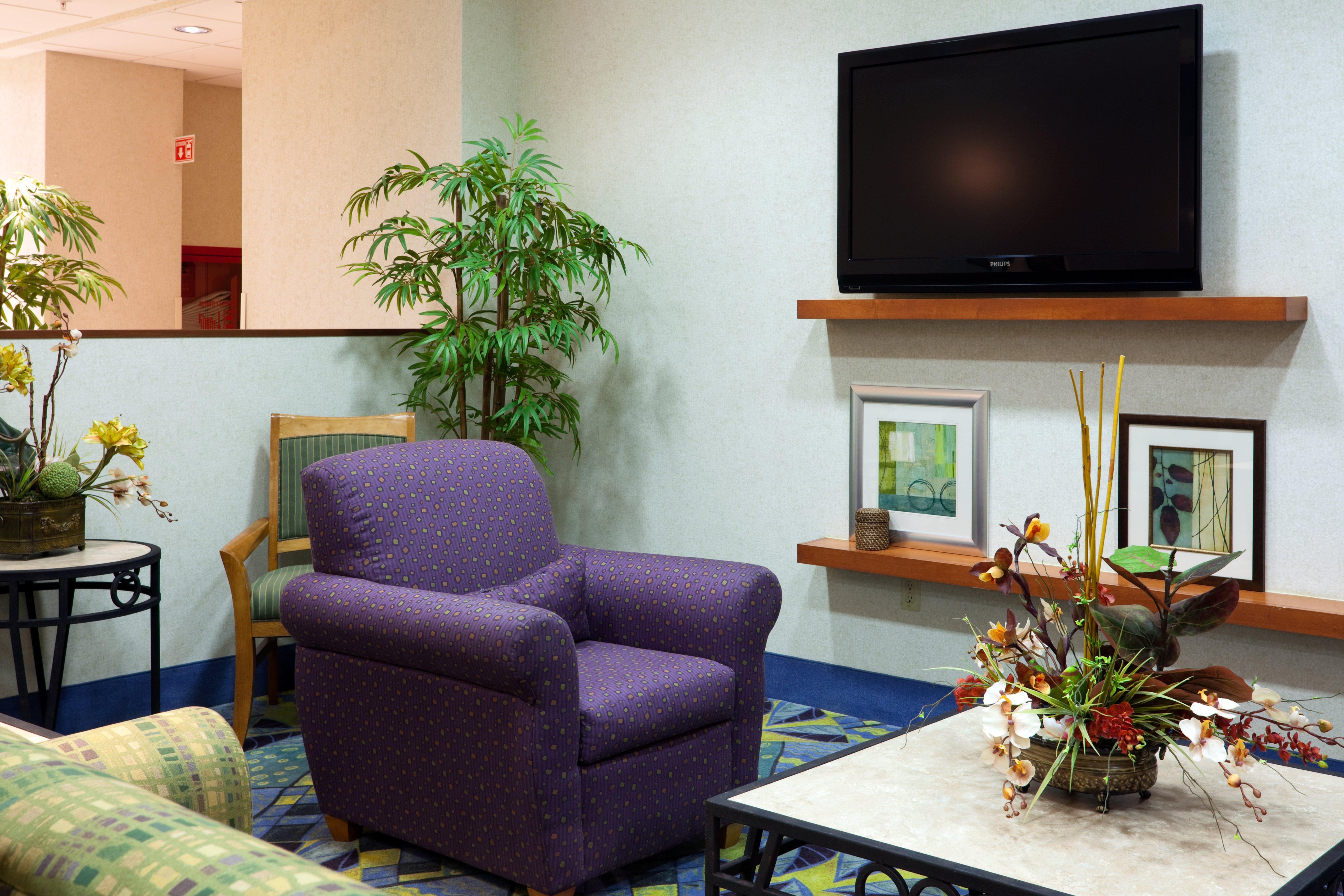 Holiday Inn Express & Suites Toluca Zona Aeropuerto By Ihg Екстериор снимка
