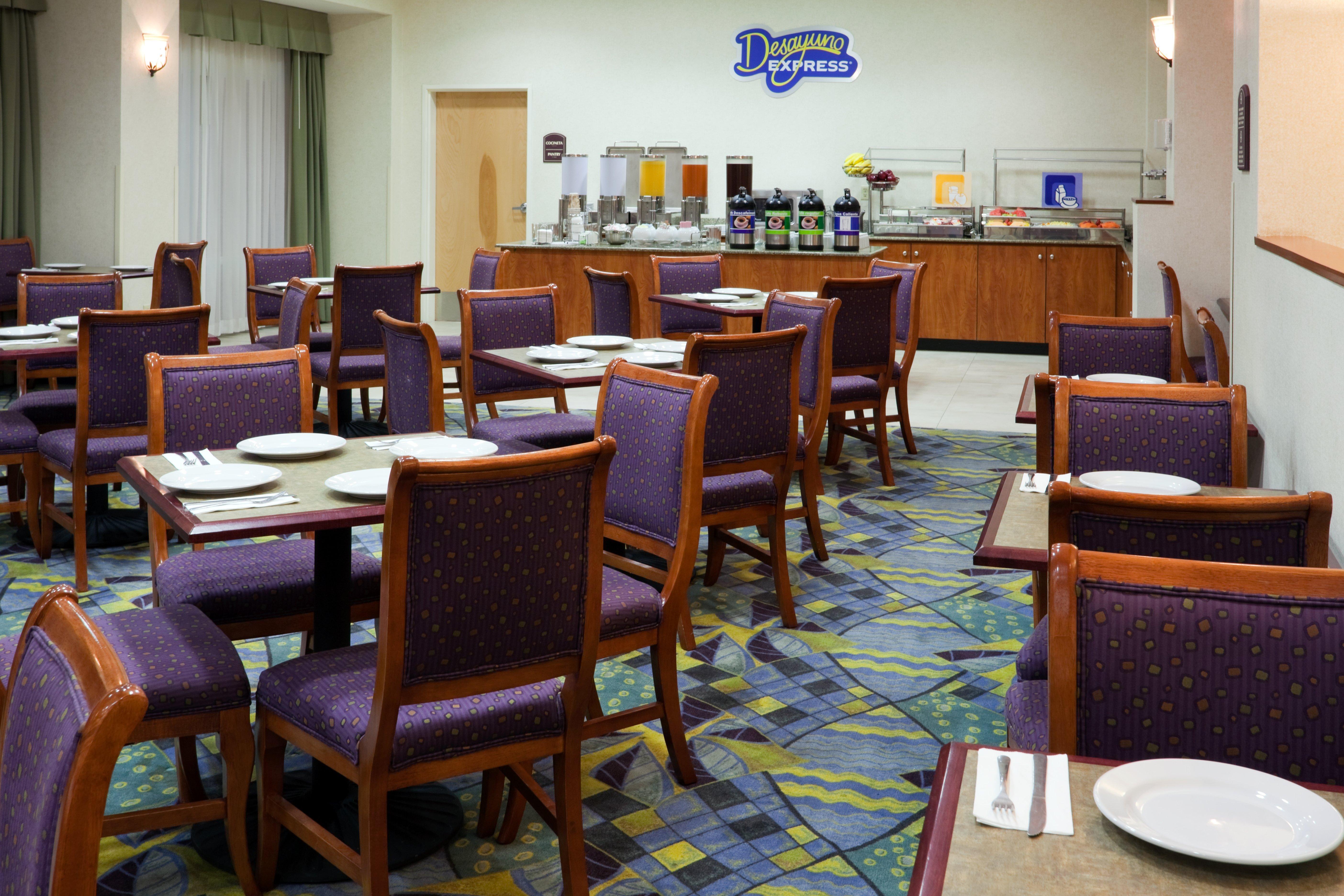 Holiday Inn Express & Suites Toluca Zona Aeropuerto By Ihg Екстериор снимка