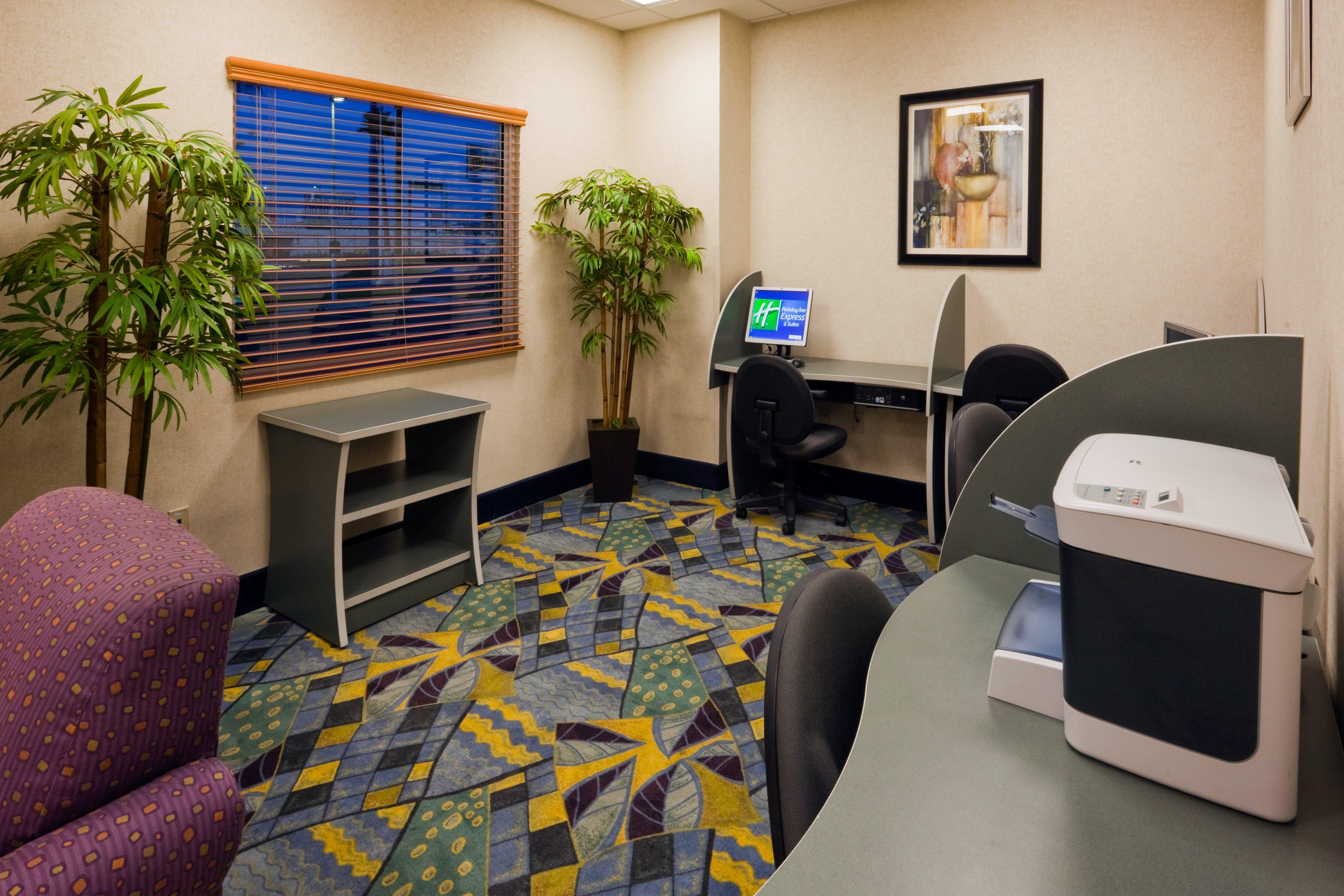 Holiday Inn Express & Suites Toluca Zona Aeropuerto By Ihg Екстериор снимка