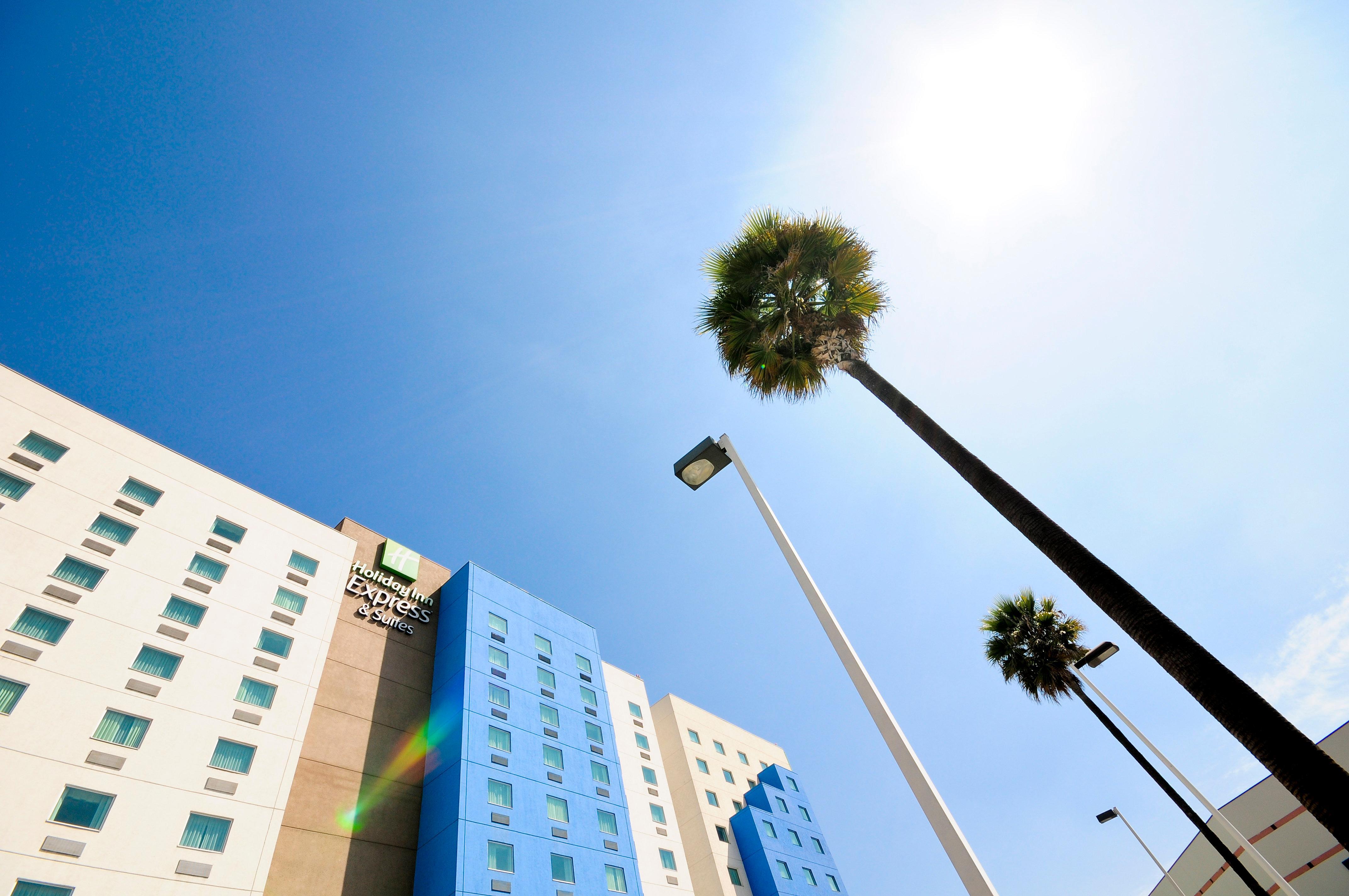 Holiday Inn Express & Suites Toluca Zona Aeropuerto By Ihg Екстериор снимка