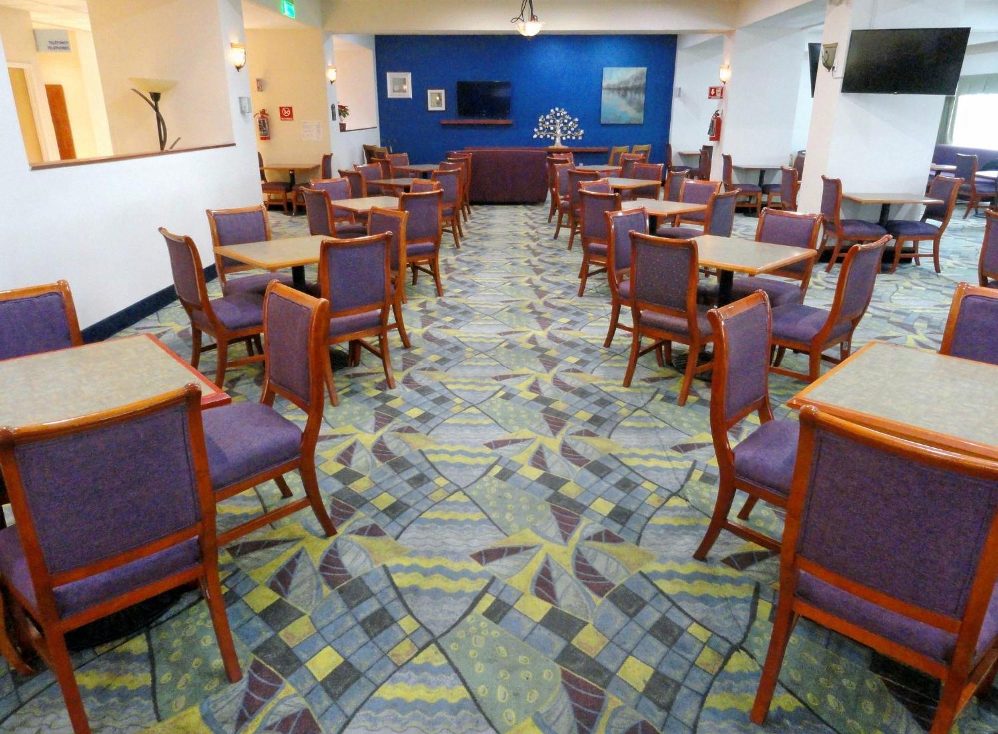 Holiday Inn Express & Suites Toluca Zona Aeropuerto By Ihg Екстериор снимка